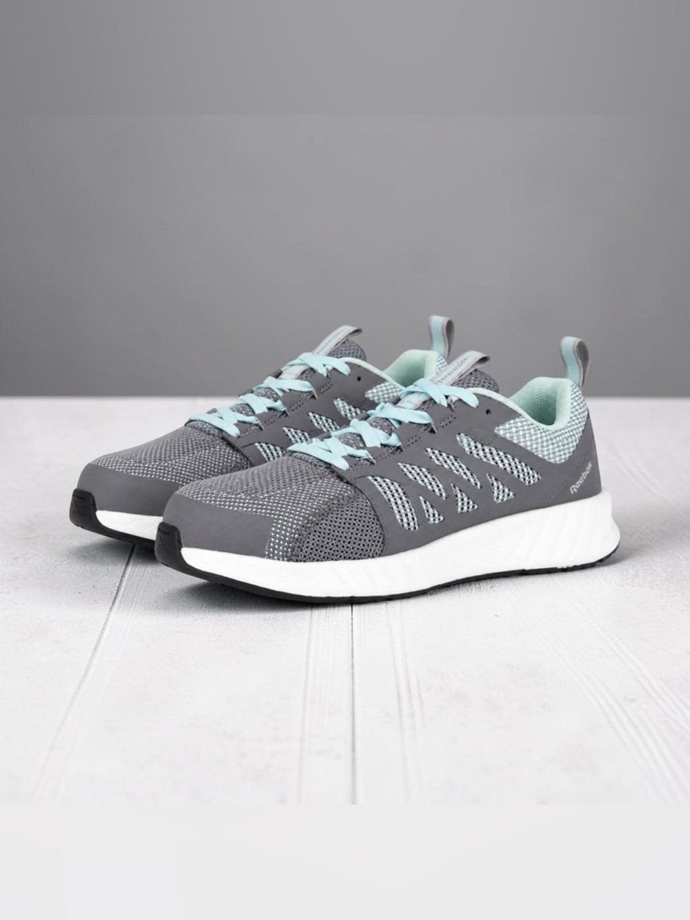 NWT Reebok Work Women’s 7.5 Composite Toe Safety Shoes Gray Mint Slip Resistant